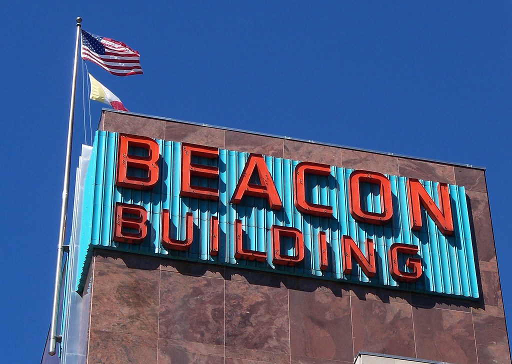 OH Columbus Beacon Building Former neon sign for Beacon … Flickr