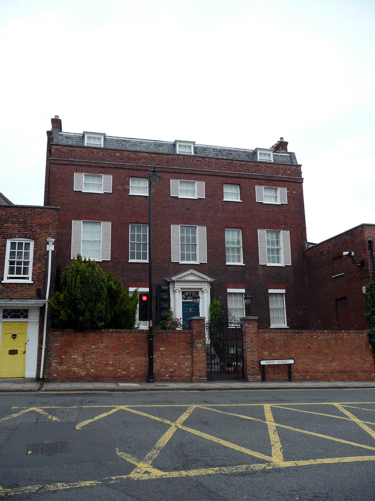 Hadleigh House Sheet Street, Windsor. Built 17945. Reading Tom