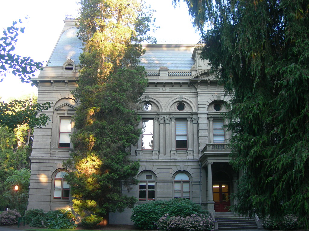 Villard Hall Eugene, Oregon Constructed in 1886 as the sec… Flickr