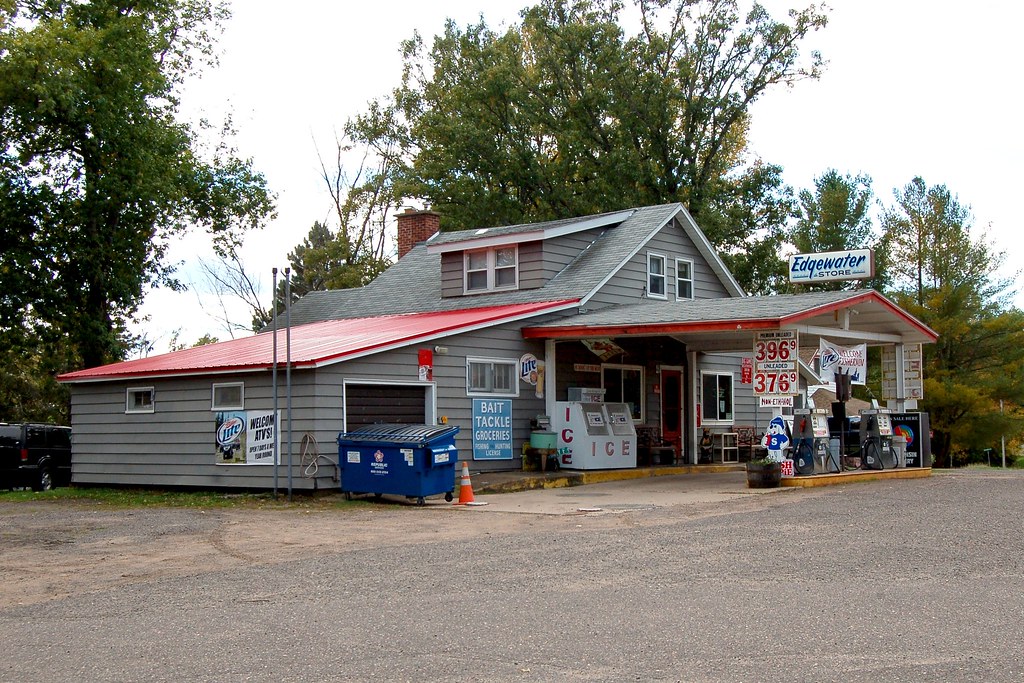 Wisconsin, Edgewater, Edgewater Store (9,090) Earl Leatherberry Flickr