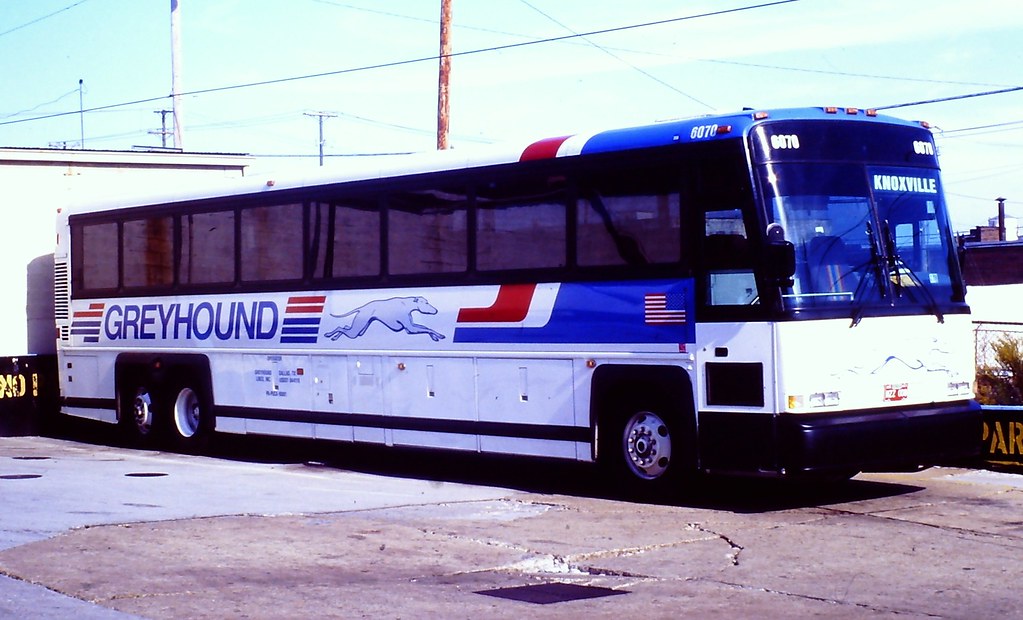 Greyhound bus 6070 (MCI 102DL3) taken at Knoxville, TN in … Flickr
