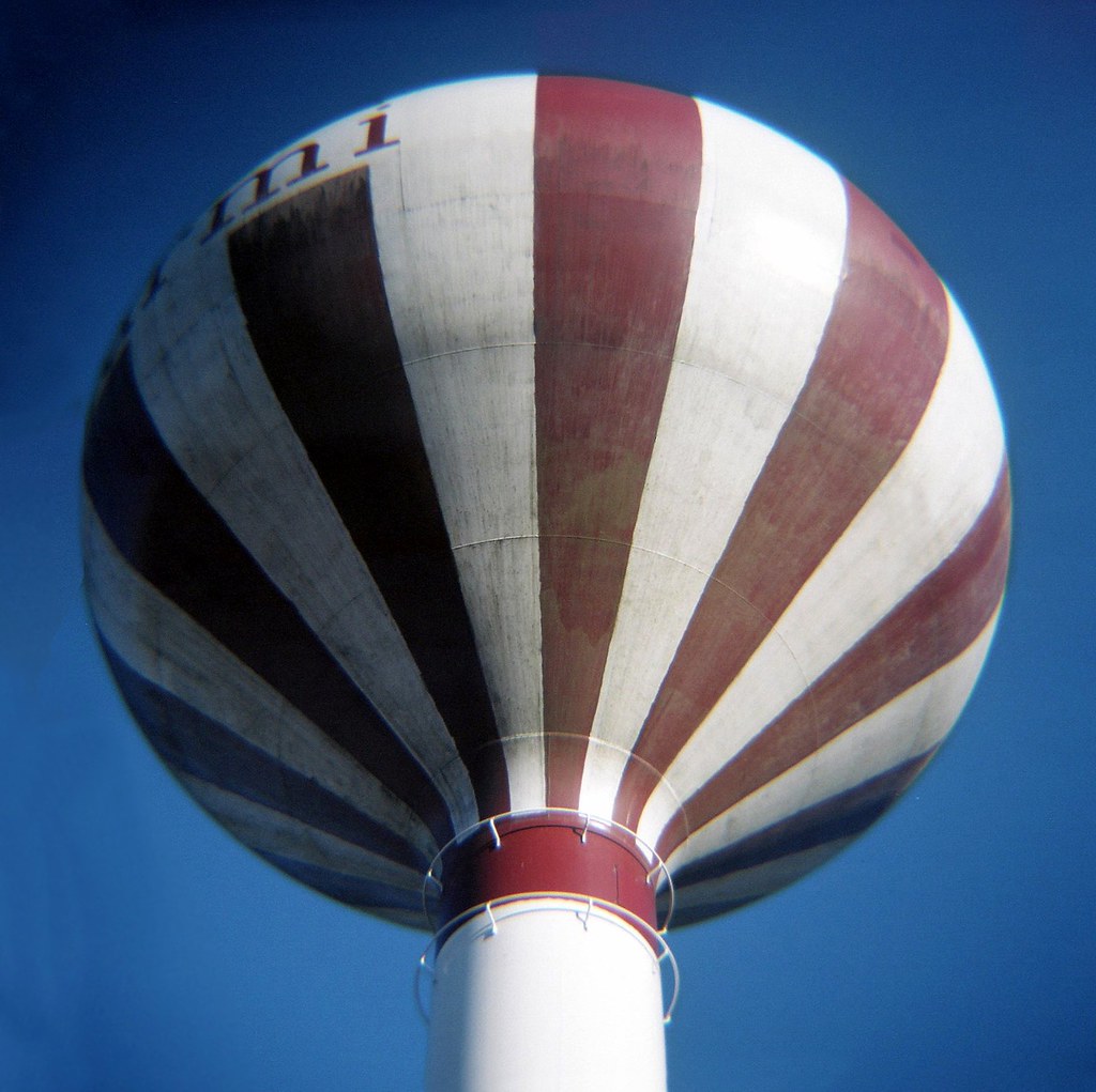 Carmi Water Tower The water tower for Carmi, Illinois. Tow… Flickr