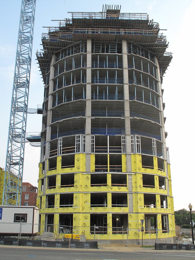 NEW CONDO CONSTRUCTION On Eisenhower Avenue near Holland R… Flickr