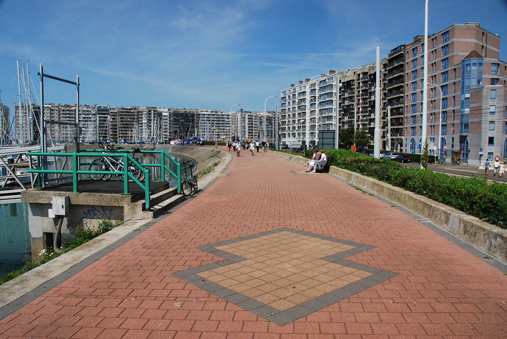 Promenade autour du port de plaisance Walk around the mar… Flickr