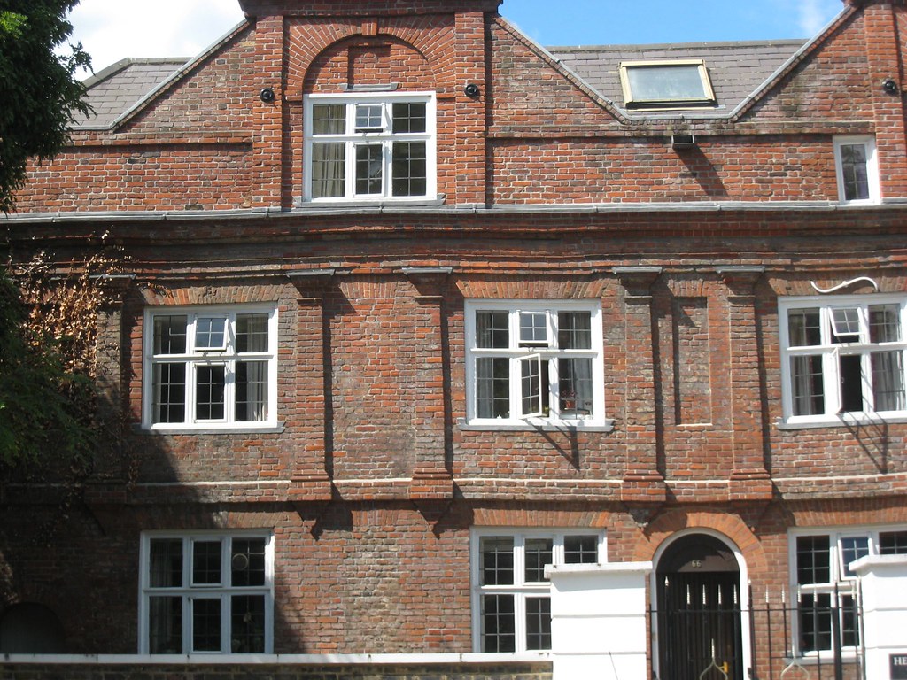 66 Crooms Hill, Greenwich, London (c.1630) 66 Crooms Hill,… Flickr