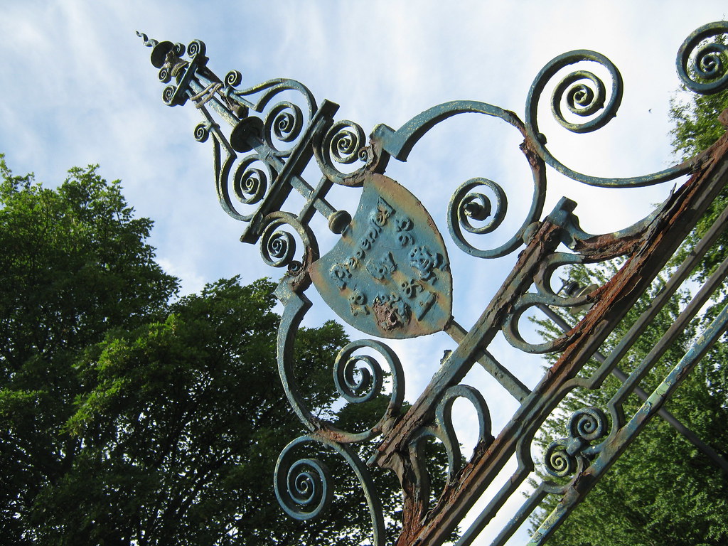 Arrowsmith gates, Burslem Park Tom Pine Flickr