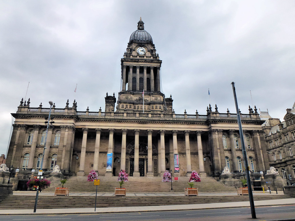 Leeds Town Hall (1) Leeds Town Hall was built between 1853… Flickr