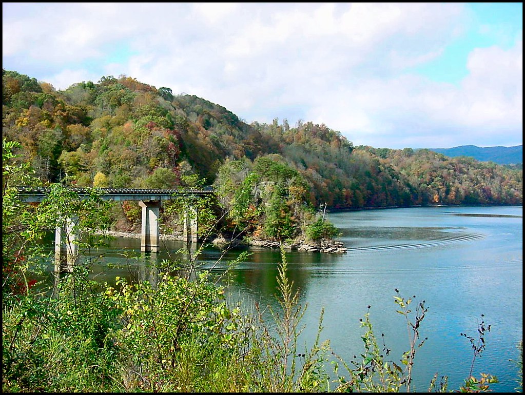 John Flannagan Lake 2005, Dickenson Co., VA Davis Ridge to… Flickr
