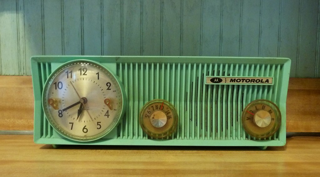 Vintage Motorola Clock Radio a photo on Flickriver