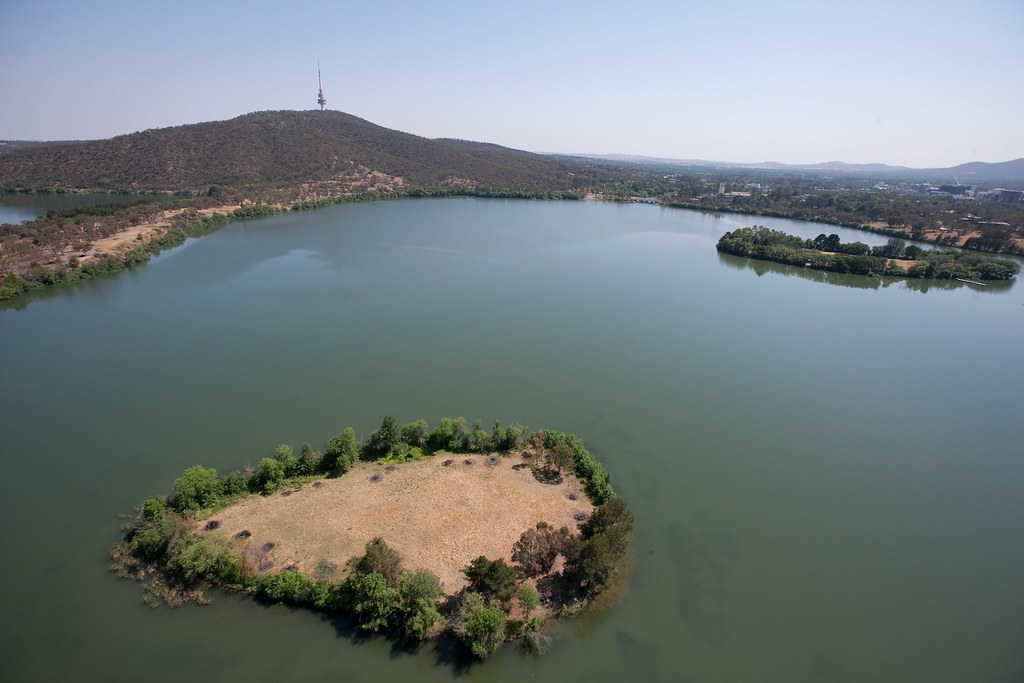 Lake Burley Griffin Lake Burley Griffin, Spinnaker Island … Flickr