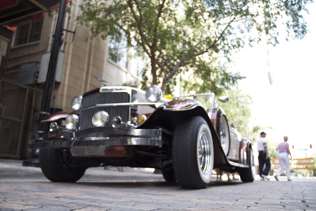 Classic car Headlight view Church Street Car Show, Downtow… Flickr