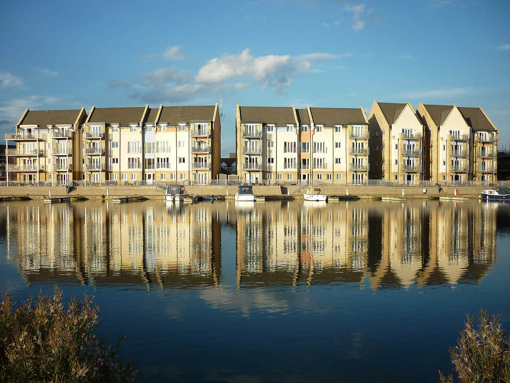 REFLECTIONS eynesbury manor cambridgeshire peter PETER HEYGATE Flickr