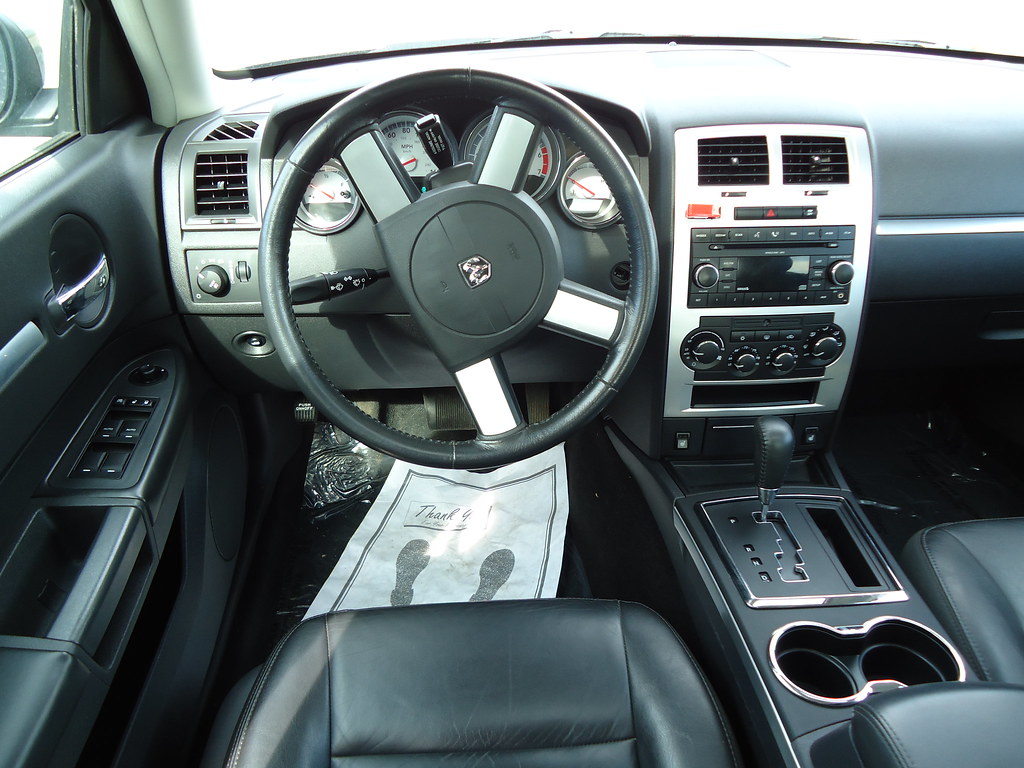 DSC00151 2008 Dodge Charger R/T Interior lakeshoresouth Flickr