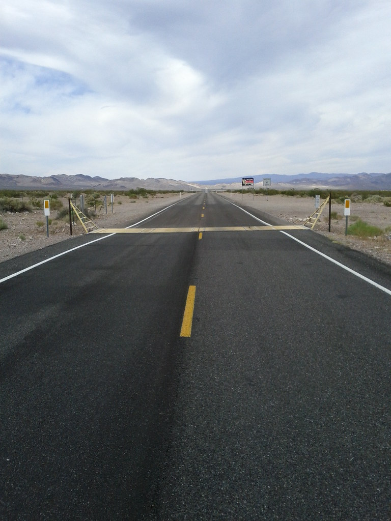 The California/Nevada state line, looking east into Nevada… Flickr