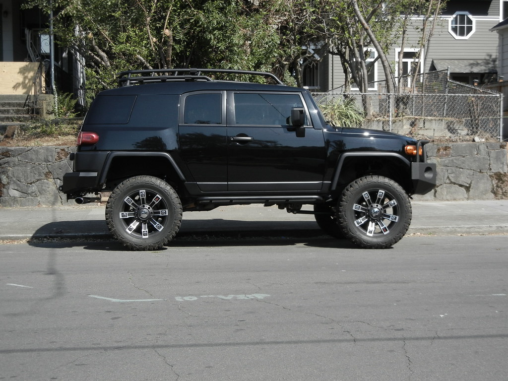 Toyota FJ Cruiser on Metal Mulisha 20 inch rims a photo on Flickriver