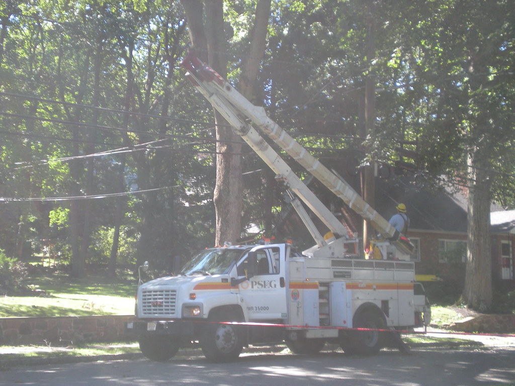 PSE&G Truck, Forest Avenue, West Caldwell, NJ The West Cal… Flickr