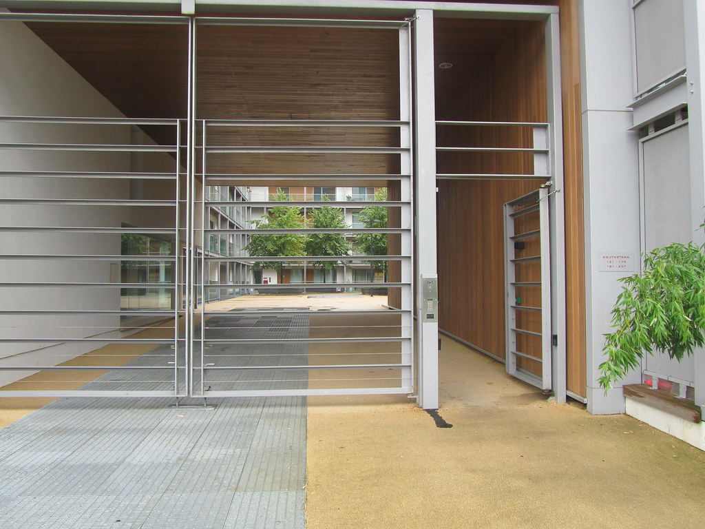 Highbury Square flierfy Flickr