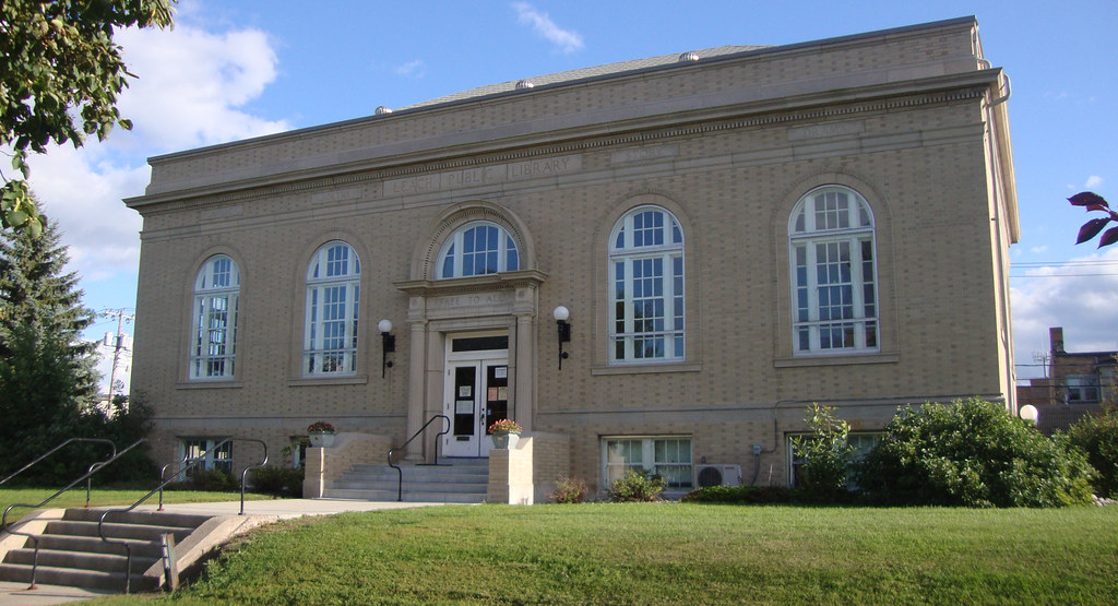 Leach Public Library (Wahpeton, North Dakota) Located acro… Flickr