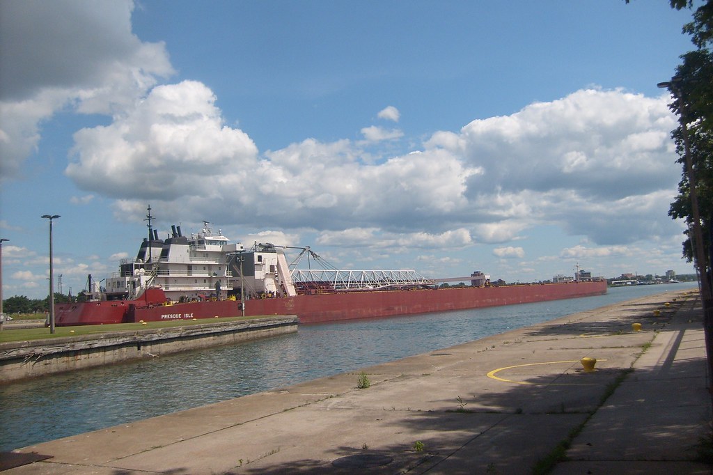michigan2011&SMLtrip 052 Sault Ste Marie Locks with 1000 f… Flickr