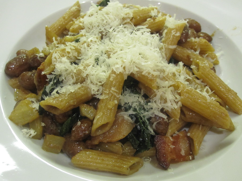 Pasta e fagioli Rancho Gordo borlotti beans, fennel, bacon… Flickr