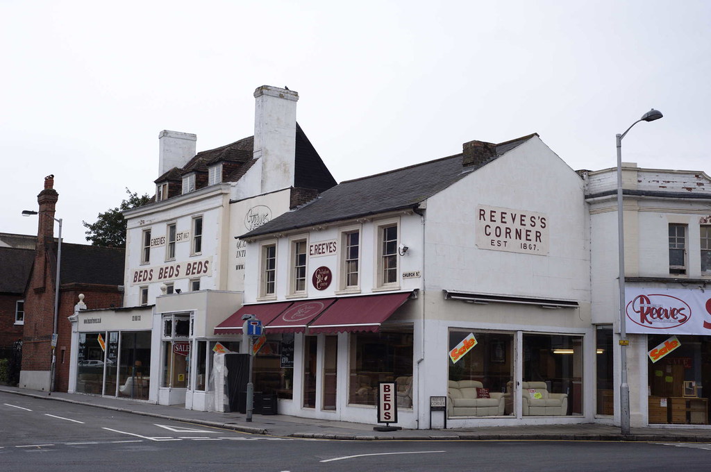Croydon riot, Remaining Reeves' Corner furniture store Flickr