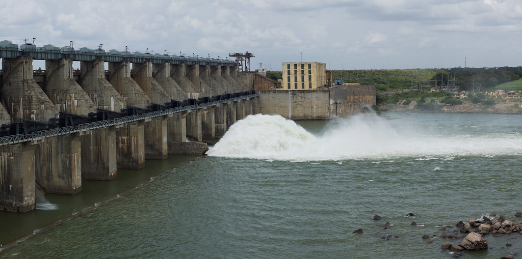 Singur Dam Manjeera water 3 At present one gate was opene… Flickr
