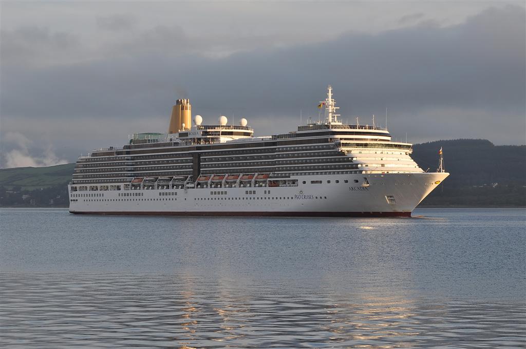 ARCADIA P&O CRUISE SHIP, GREENOCK Arcadia,285M X 32M