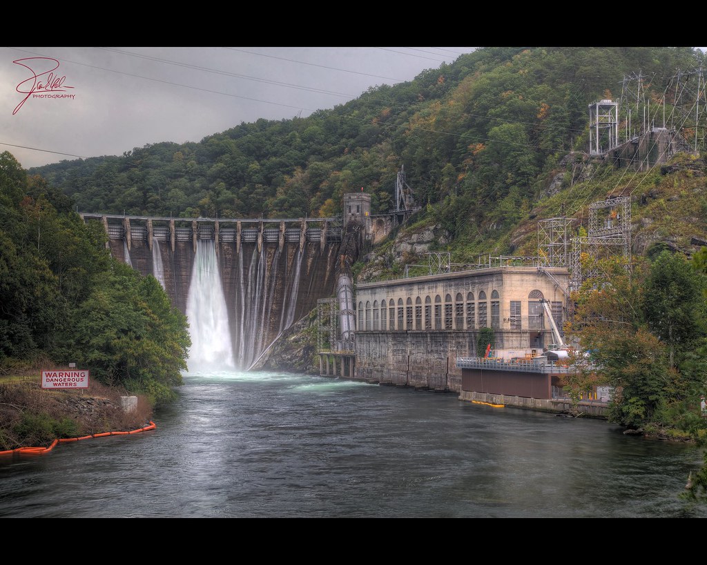 Cheoah Dam Cheoah Dam, US129, North Carolina The Cheoah Da… Flickr