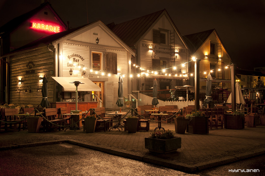 DSC_7668 Nightlife in Oulu. This karaoke bar was already c… Flickr