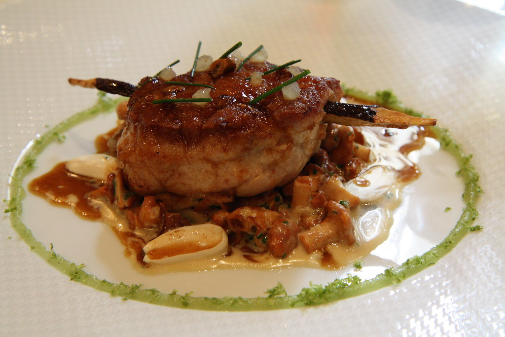 Sweetbreads at Le Cinq in Paris Sweetbreads with Japanese … Flickr