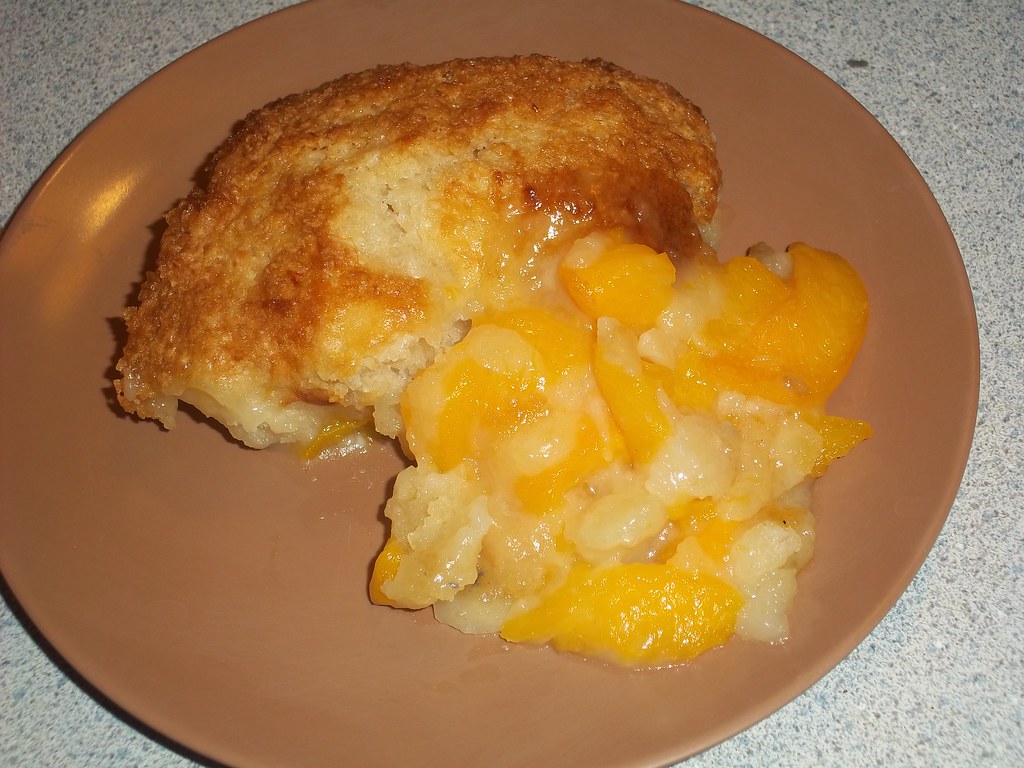 food_snacks_peach_cobbler_debbies_1 A serving of Debbie's … Flickr