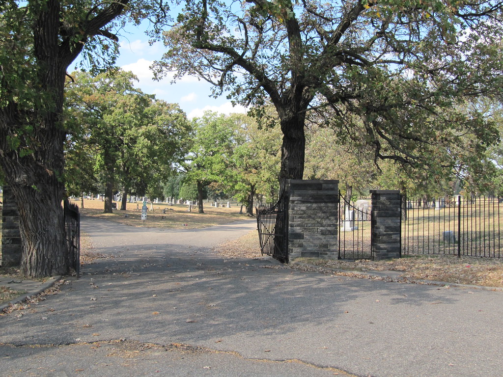 Crystal Lake Cemetery edkohler Flickr