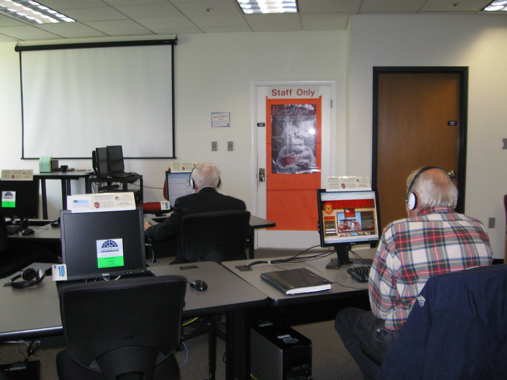 Twinsburg Public Library, Twinsburg, Ohio Working quietly … Flickr