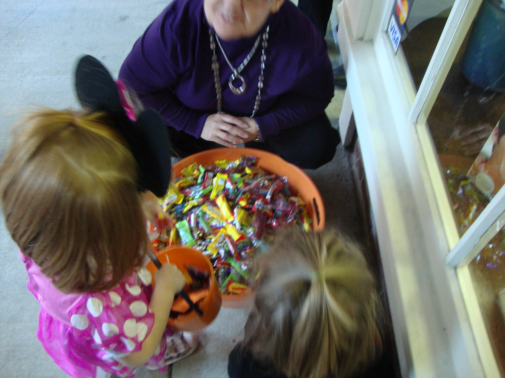 Trickortreating at Prairie Village Shops Halloween 2011 Don n