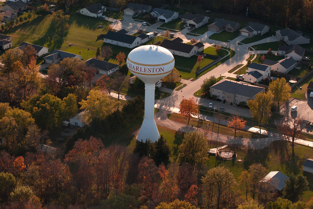 Water Tower A water tower in Charleston, Illinois on Octob… Flickr