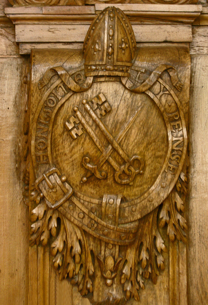 Farnham Castle The Great Hall Crest carving on the firep… Flickr