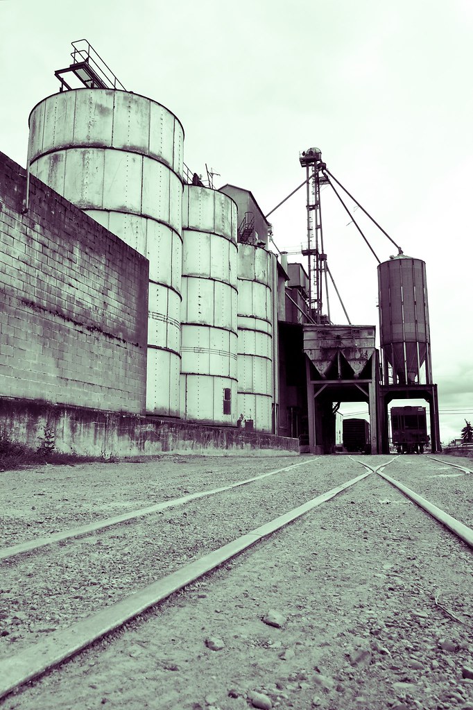 Urban grain depot Photograph of XCel Feeds in Was… Flickr