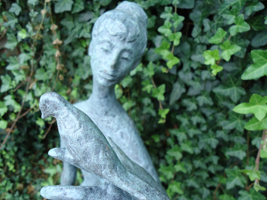 Summer Martha's Vineyard 2011 202 A favorite statue in the… Flickr