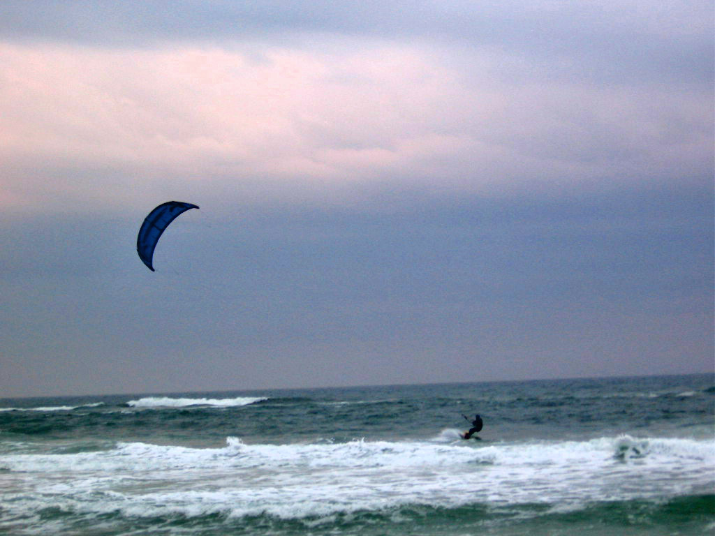 Kite surfing off Pensacola Beach, Florida Paul McClure Flickr