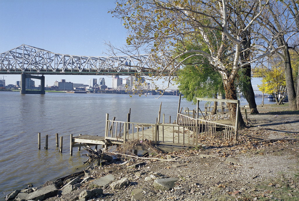 a4k015_10mp old dock at Jeffersonville Looking SW from ne… Flickr