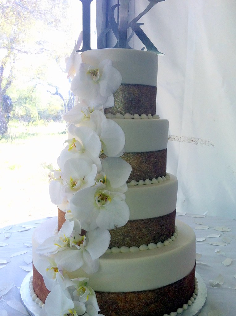 Cake 4285 (150 servings) offwhitegoldweddingcake150 Flickr