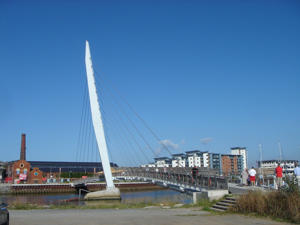Swansea New Sail Bridge over the river Tawe. Cycle and foo… Flickr