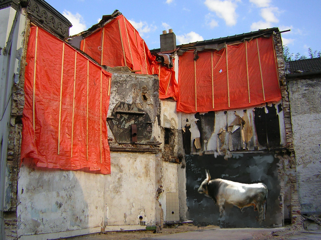 Red House Bull Abrisshaus in Vaals glasseyes view Flickr