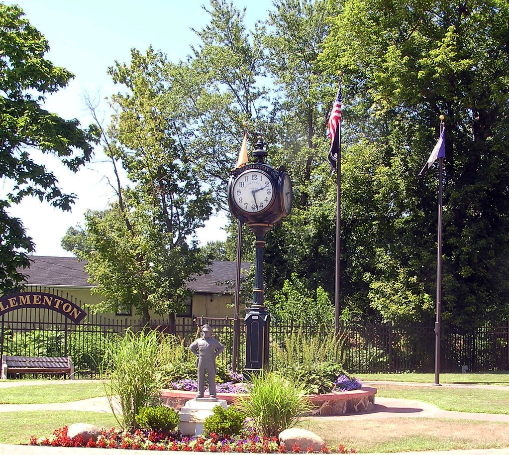 Clementon, NJ Clementon's clock sits on a small, memorial … Flickr