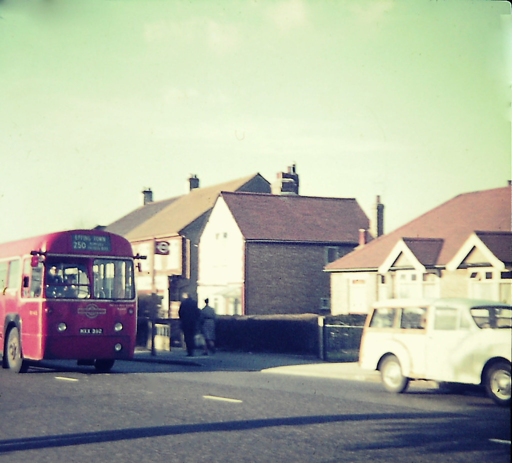 AEC Regal IV RF415 MXX 392, Chase Cross Road, Collier Row,… Flickr
