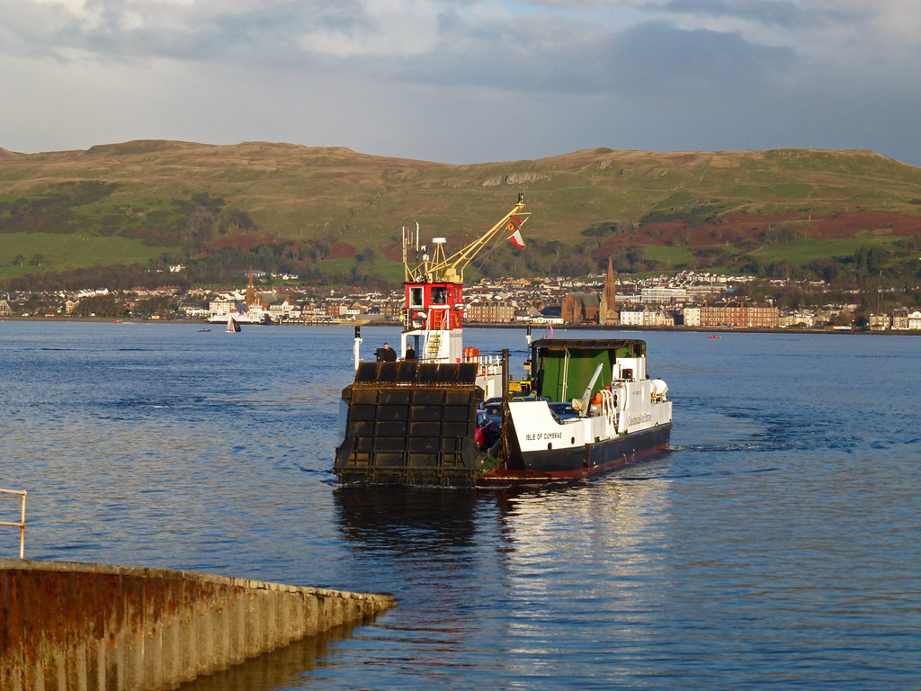 Largs from Cumbrae 12 The Caledonian MacBrayne ferry "Isle… Flickr