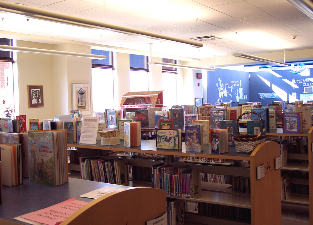 100_0973 Peter White Public Library, Marquette, MI Flickr