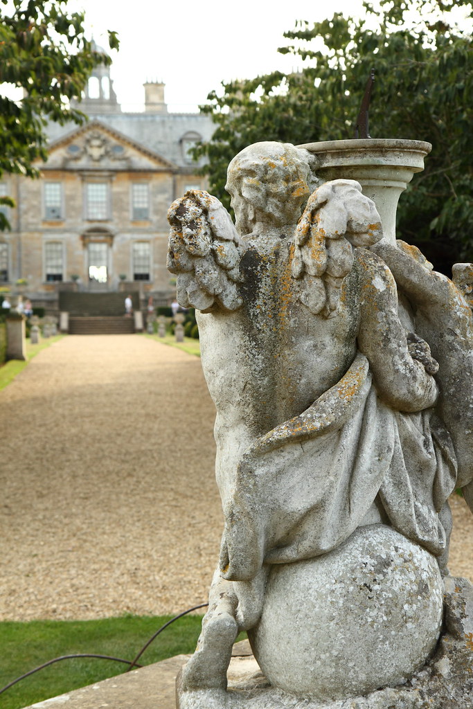 Moondial The sundial at Belton House, Lincolnshire (which … Flickr