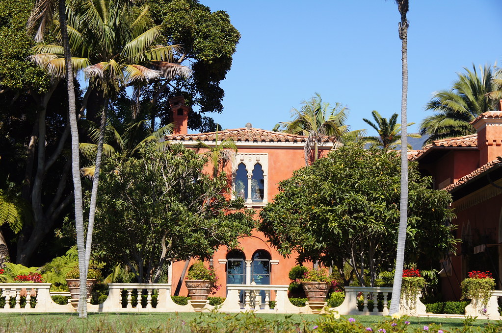 Warner Estate 3 The grand beachfront estate of Ty Warner, … Flickr