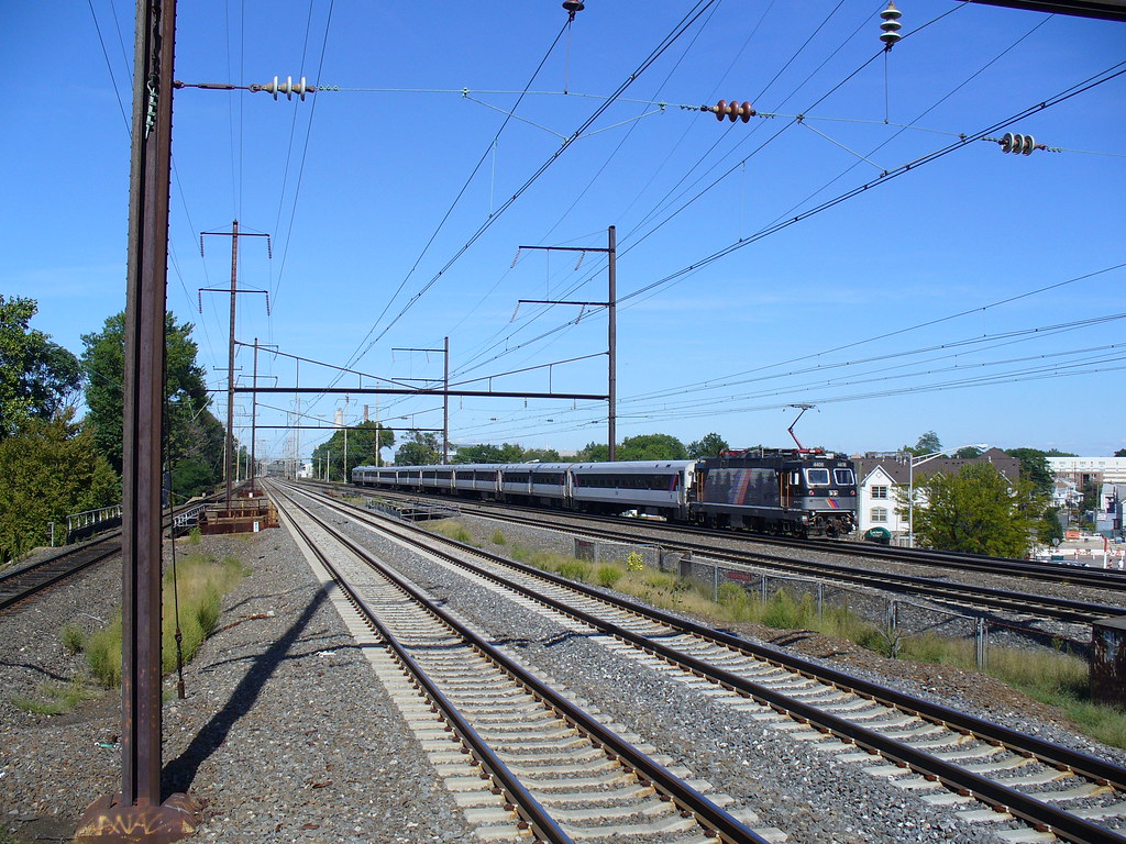 Rahway, NJ New York Local with NJT ALP44 feboptimus Flickr